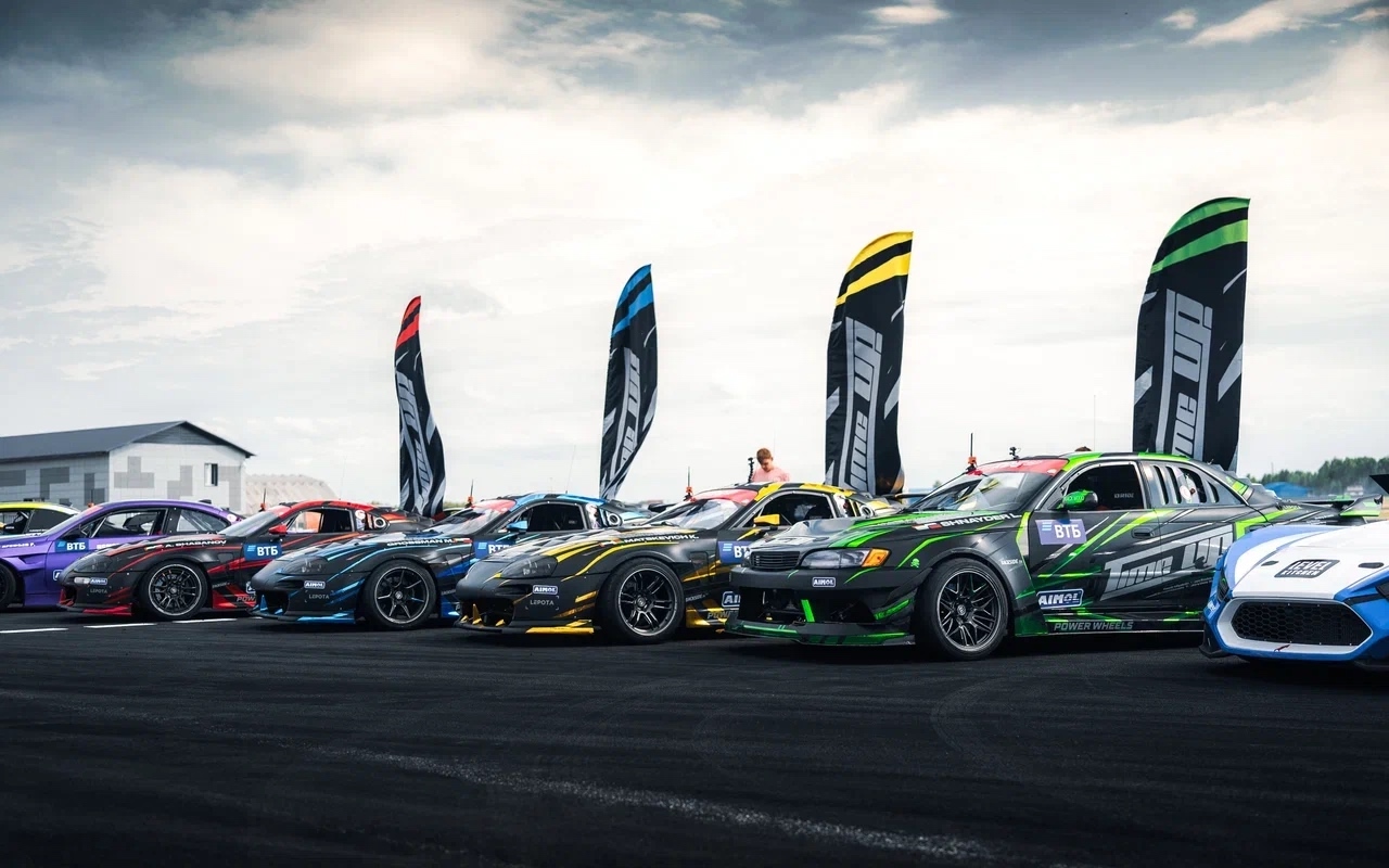 Поздравляем пилота Леонида Шнайдера с первым подиумом в составе собственной команды Time Up Поздравляем пилота Леонида Шнайдера с первым подиумом в составе собственной команды Time Up