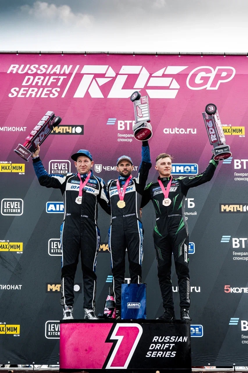 Поздравляем пилота Леонида Шнайдера с первым подиумом в составе собственной команды Time Up Поздравляем пилота Леонида Шнайдера с первым подиумом в составе собственной команды Time Up