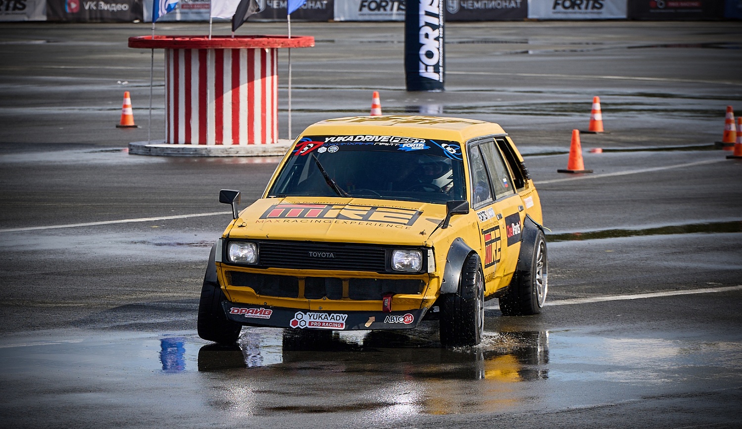 Школа водительского мастерства Max Racing Experience триумфально выступила на первом этапе джимханы YUKA DRIVE GYMKHANA Lite Fortis.