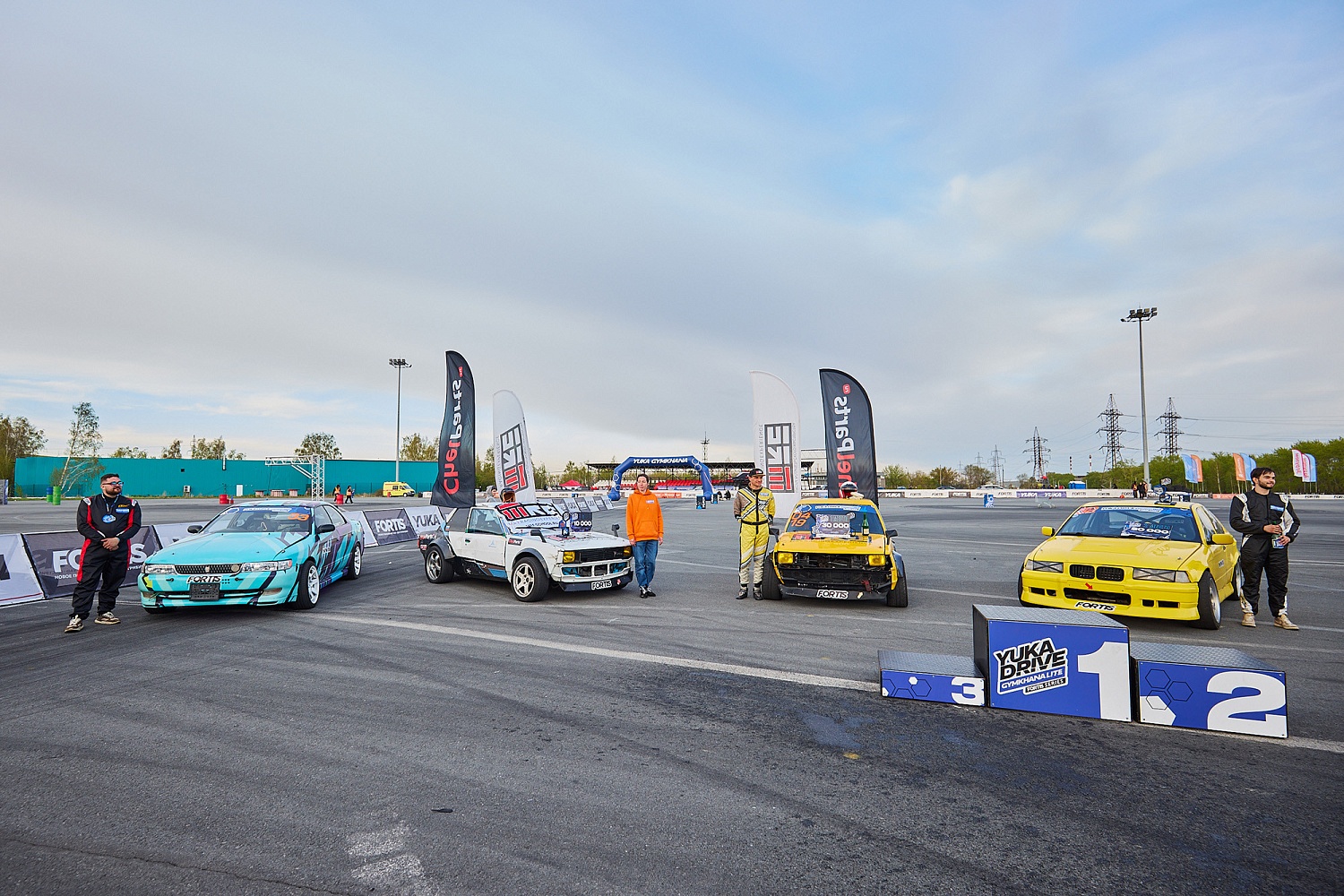 Школа водительского мастерства Max Racing Experience триумфально выступила на первом этапе джимханы YUKA DRIVE GYMKHANA Lite Fortis.