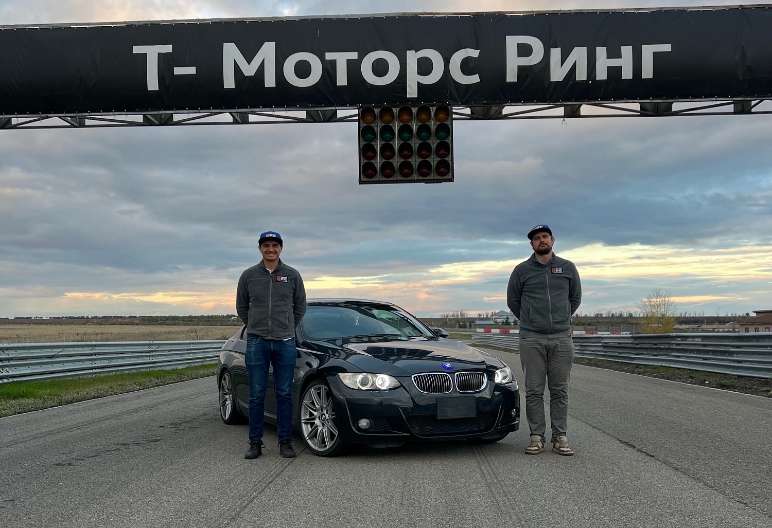 Полный зимний курс дрифта: 9 часов на BMW 3-серии купе (шесть занятий по 1.5 часа). Х уровень